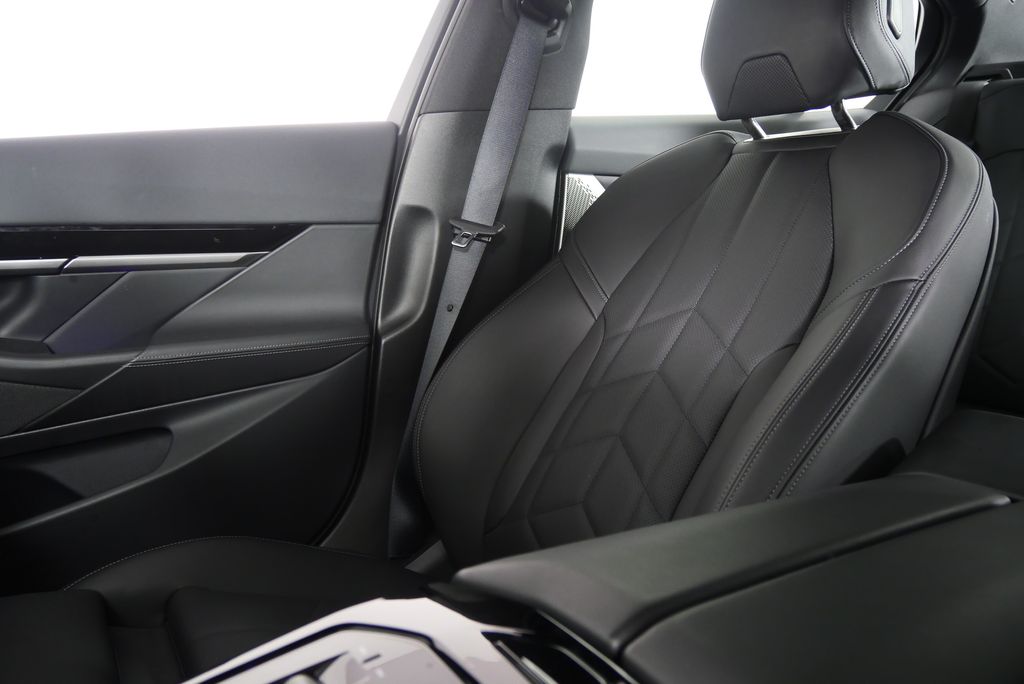 2025 BMW 5 Series 530i 29