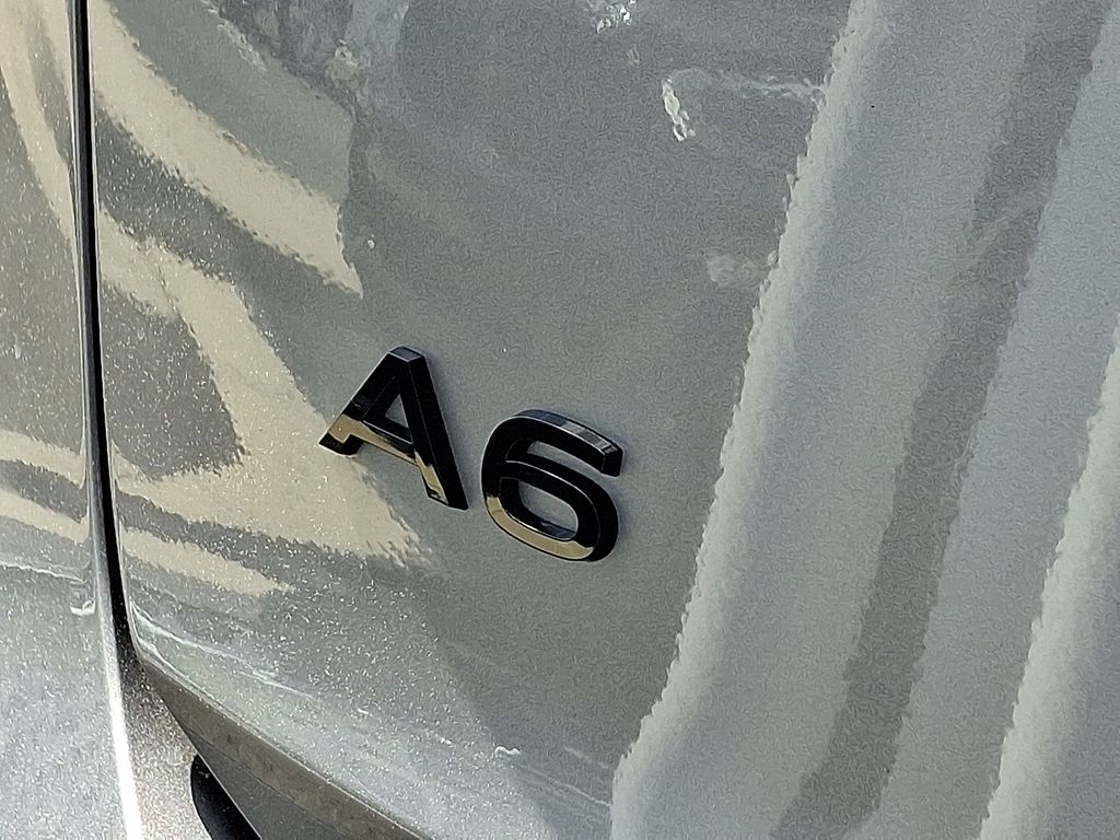 Thumbnail: 2025 Audi e-tron S - 29