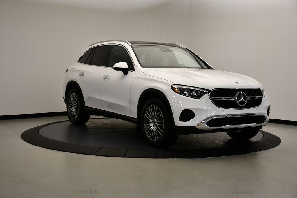 2025 Mercedes-Benz GLC 300 7