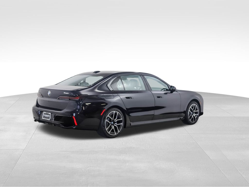 Thumbnail: 2025 BMW 7 Series - 5