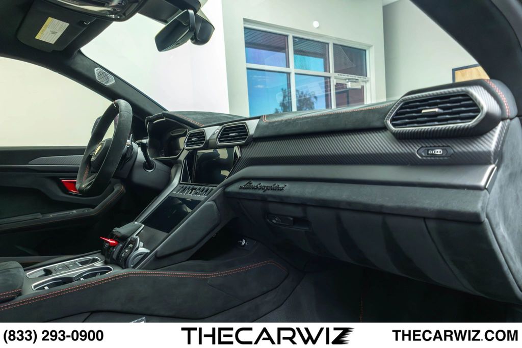2023 Lamborghini Urus