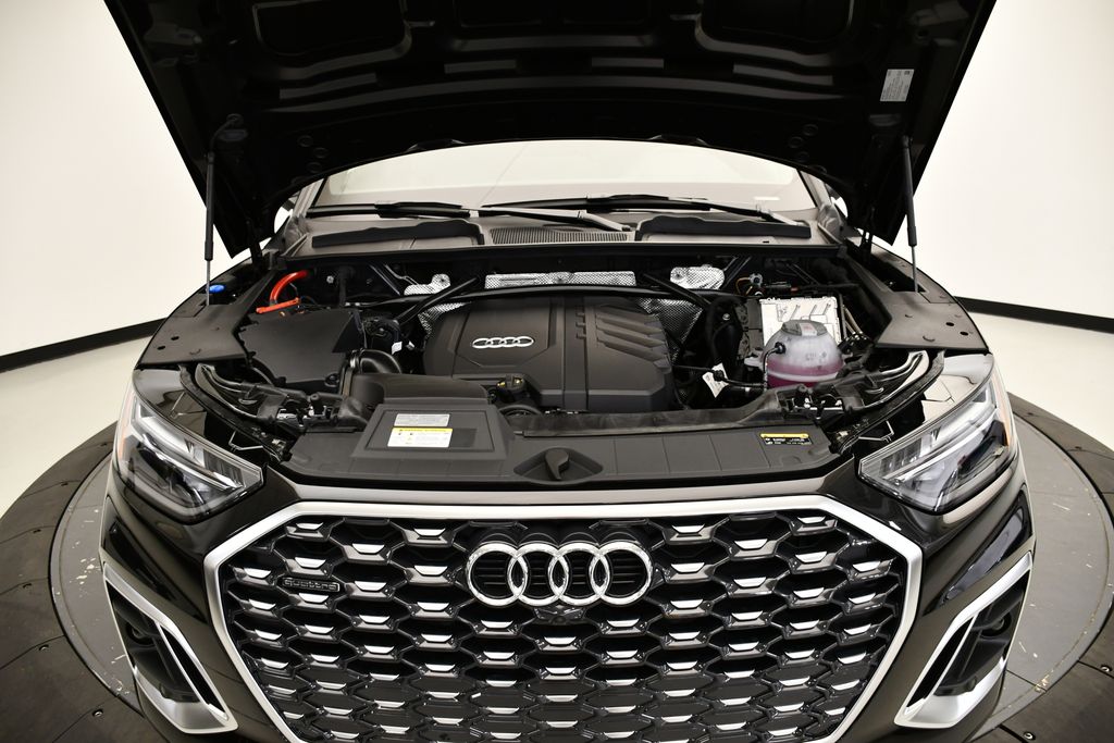 Thumbnail: 2025 Audi Q5 - 12