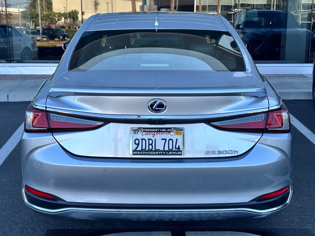 Thumbnail: 2022 Lexus ES - 6