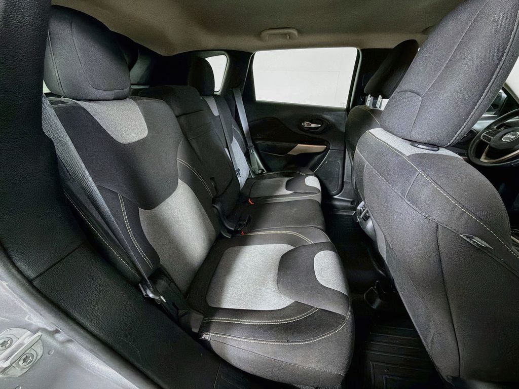 Used 2018 Jeep Cherokee SUV
