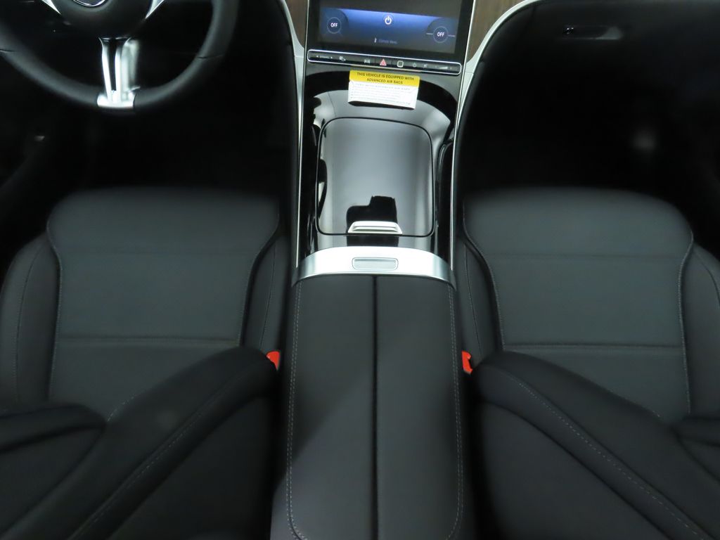 Thumbnail: 2025 Mercedes-Benz GLC - 16