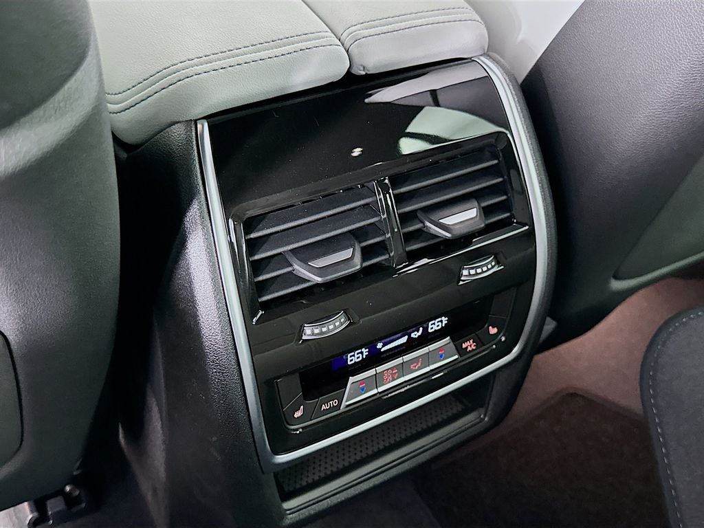 Thumbnail: 2026 BMW X5 - 18