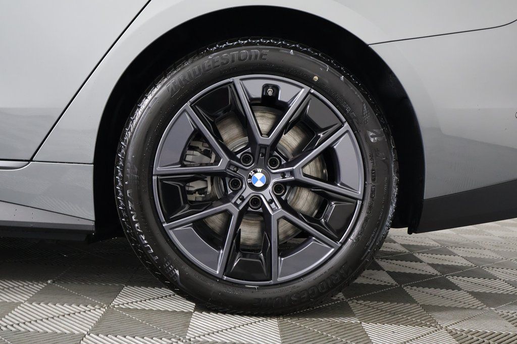 2025 BMW i4 eDrive40 10