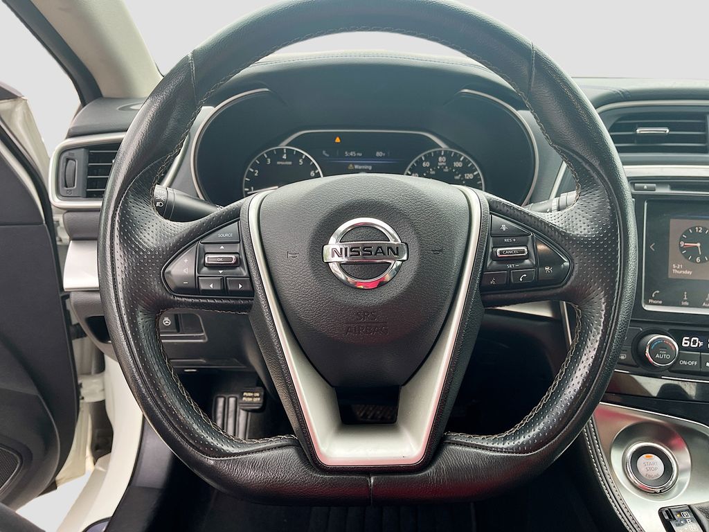 Used 2019 White Nissan 3.5 SL image 11