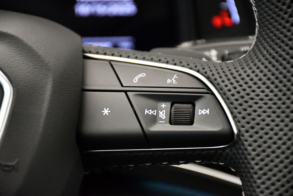 Thumbnail: 2026 Audi SQ8 - 23
