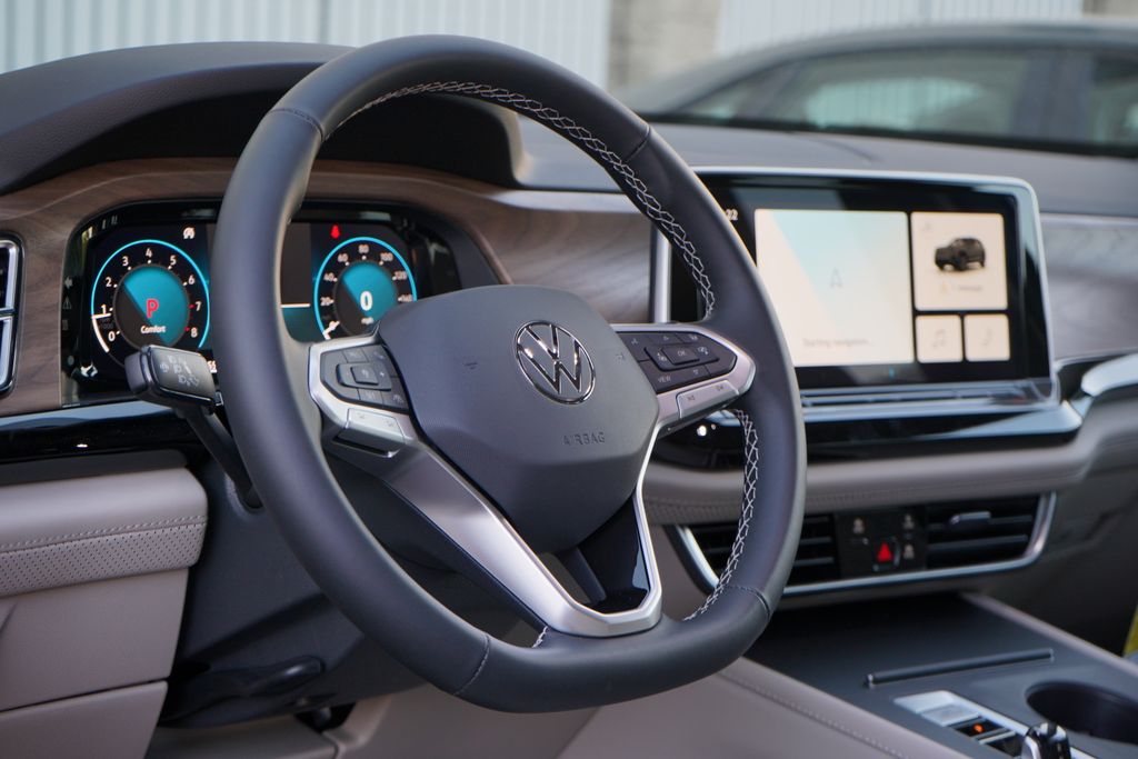 2025 Volkswagen Atlas 2.0T SE 8