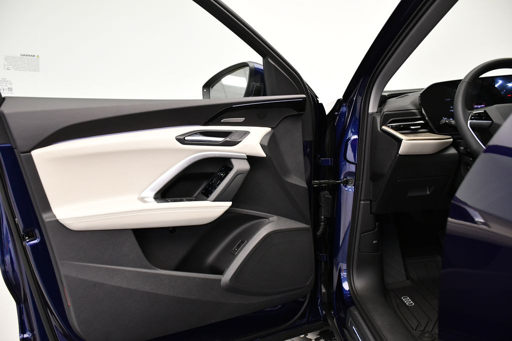 Thumbnail: 2025 Audi Q5 - 30