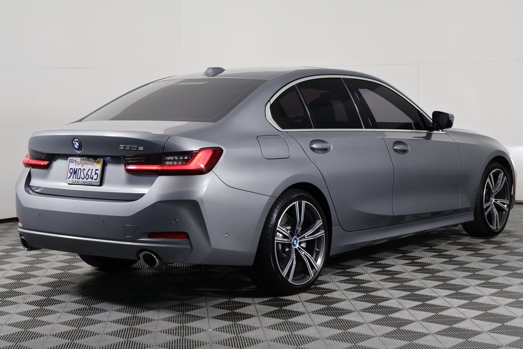 Thumbnail: 2024 BMW 3 Series - 4