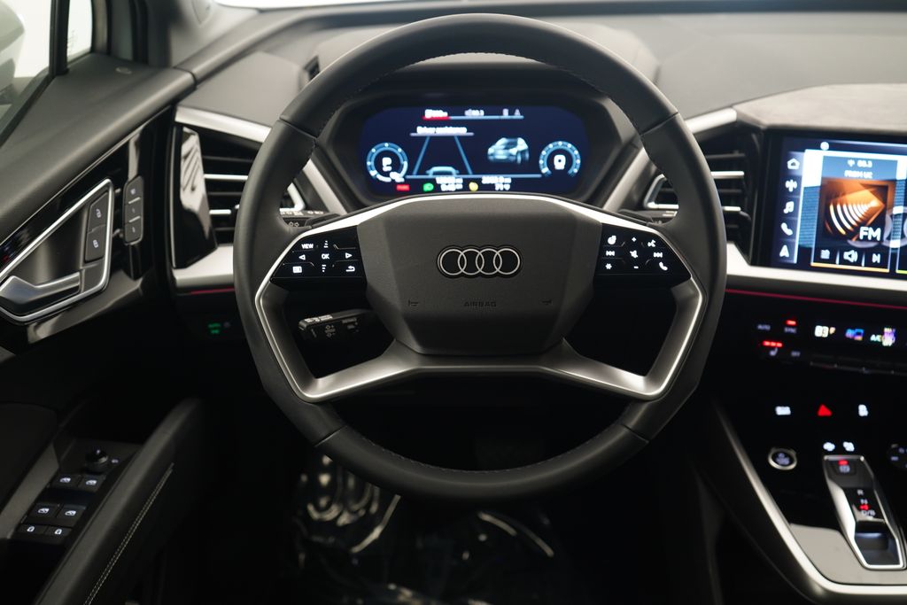 Thumbnail: 2023 Audi Q4 e-tron - 9