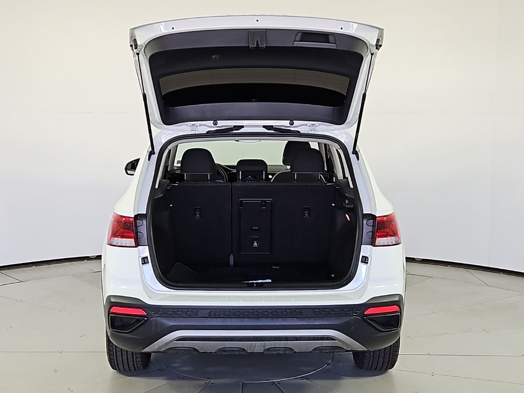 Thumbnail: 2023 Volkswagen Taos - 10