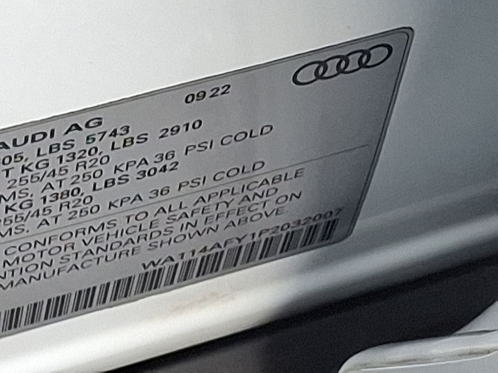 Thumbnail: 2023 Audi SQ5 - 25