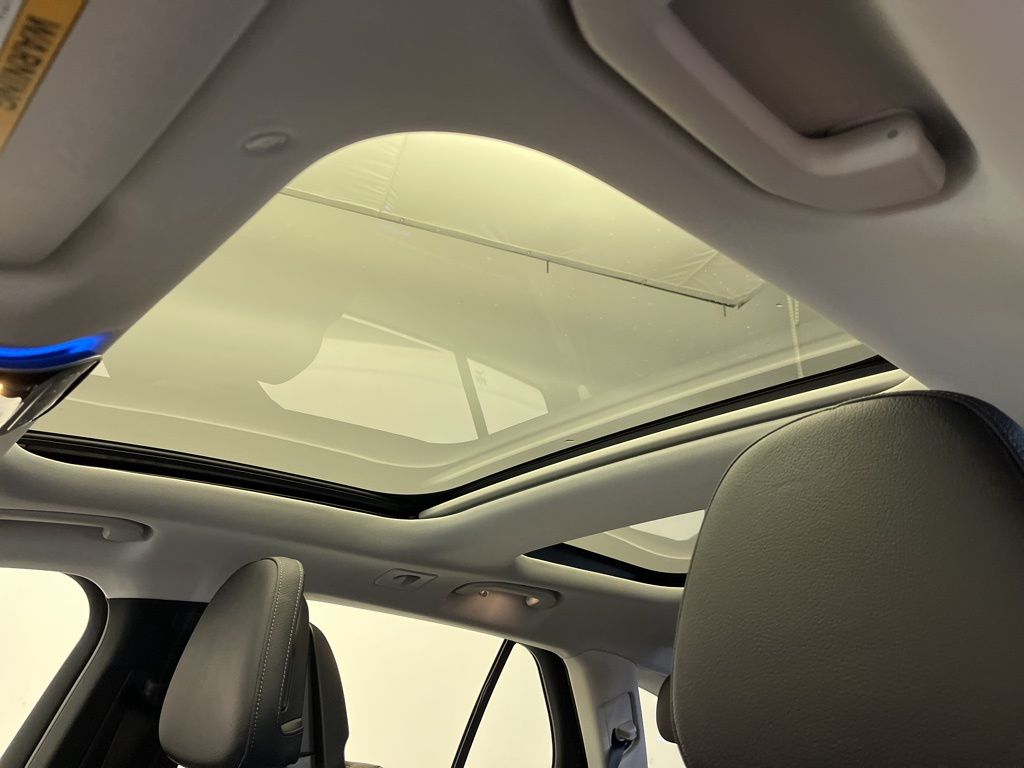 Thumbnail: 2025 Mercedes-Benz E-Class - 22