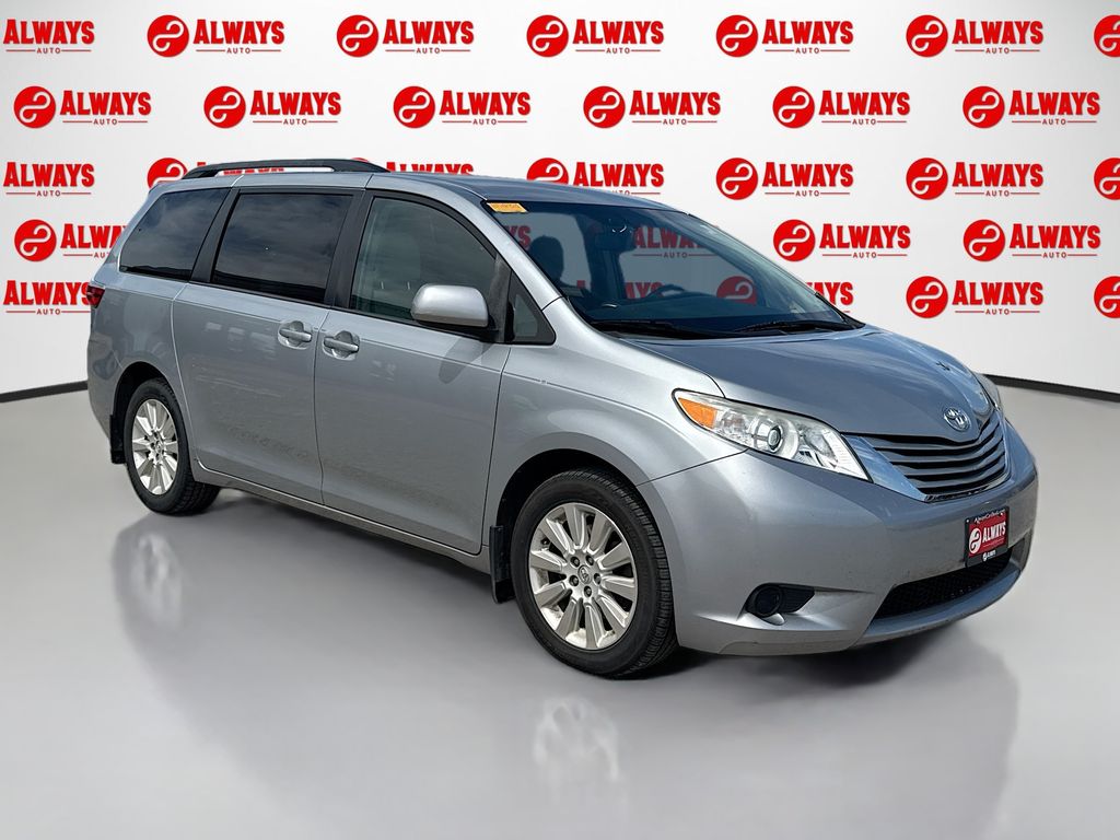 2015 Toyota Sienna LE V6 AWD 7-Passenger's photo