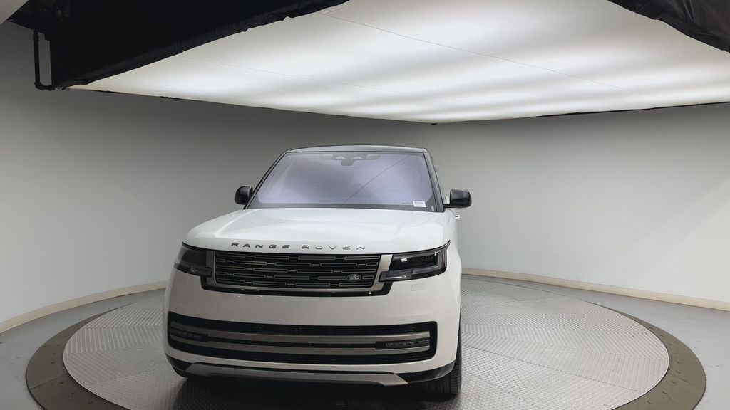 Thumbnail: 2023 Land Rover Range Rover - 7