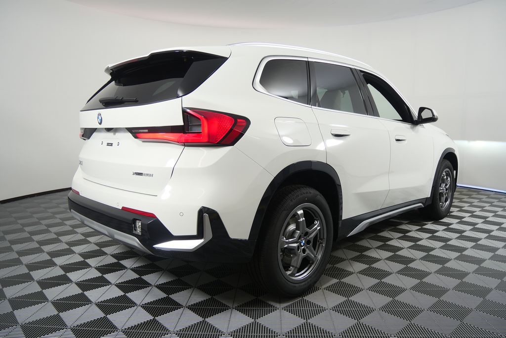 Thumbnail: 2025 BMW X1 - 3