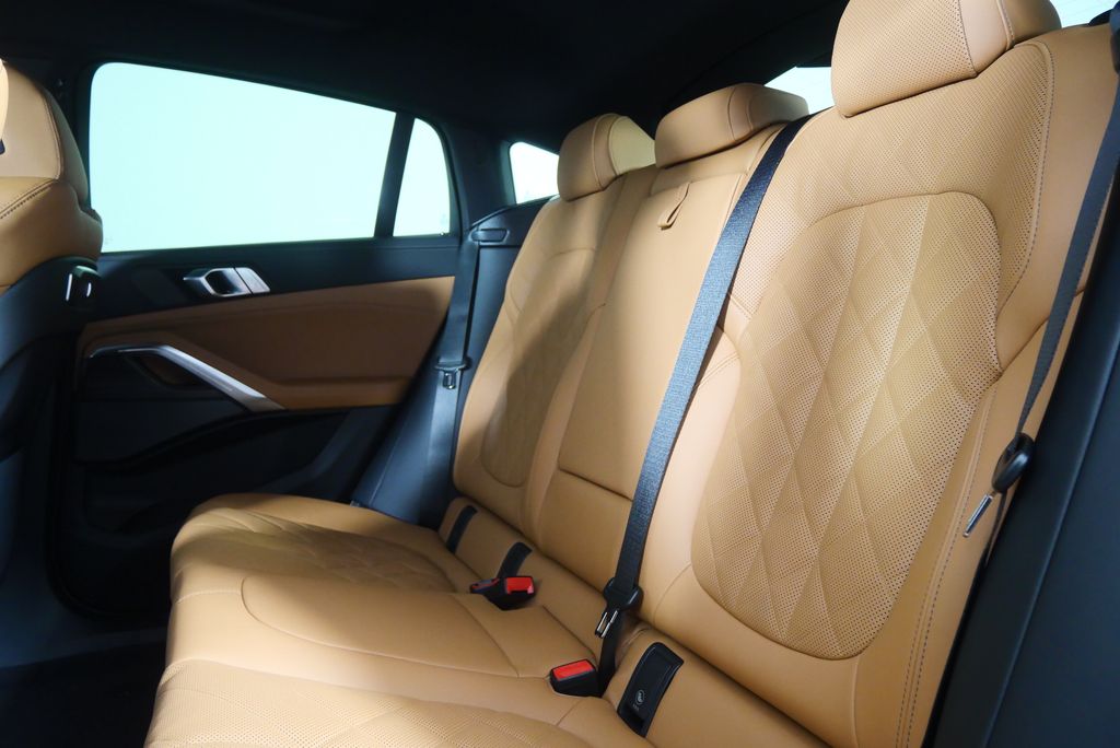 Thumbnail: 2026 BMW X6 - 15