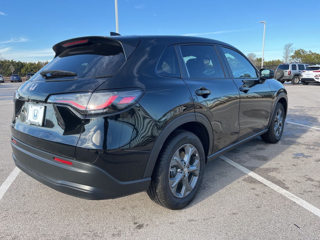 Thumbnail: 2026 Honda HR-V - 4