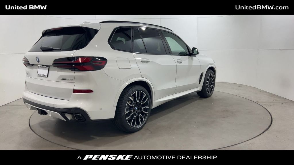 2025 BMW X5 xDrive50e 8