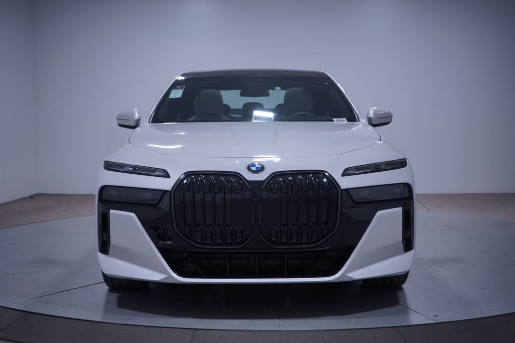 Thumbnail: 2025 BMW 7 Series - 4