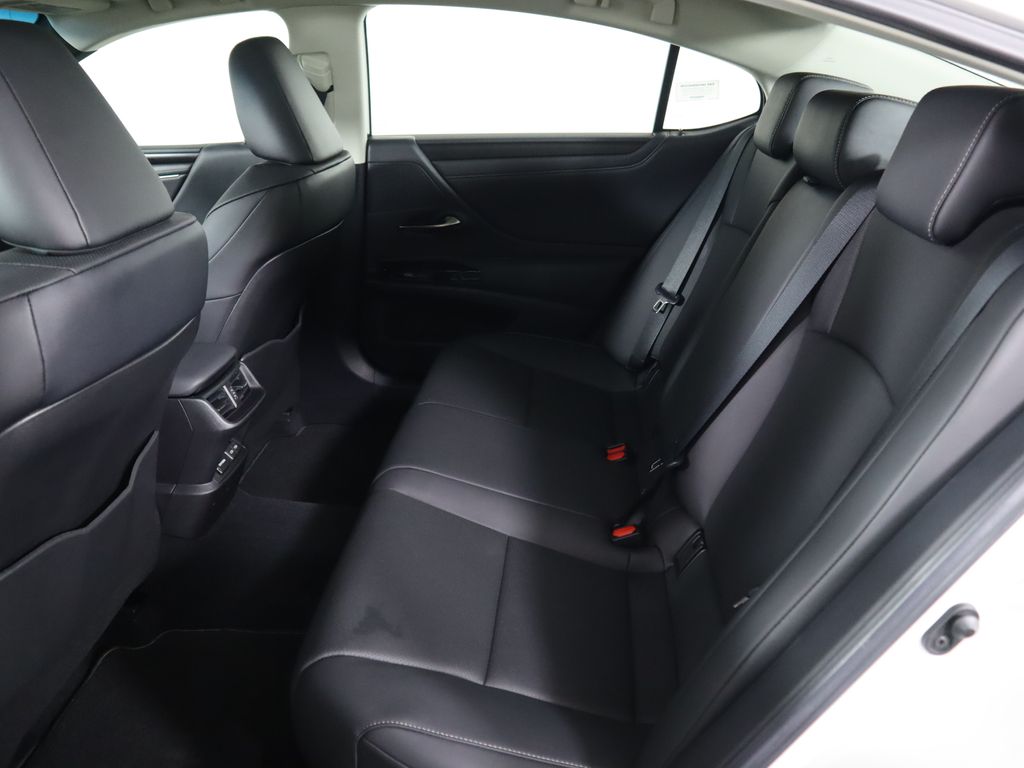 Thumbnail: 2025 Lexus ES - 22
