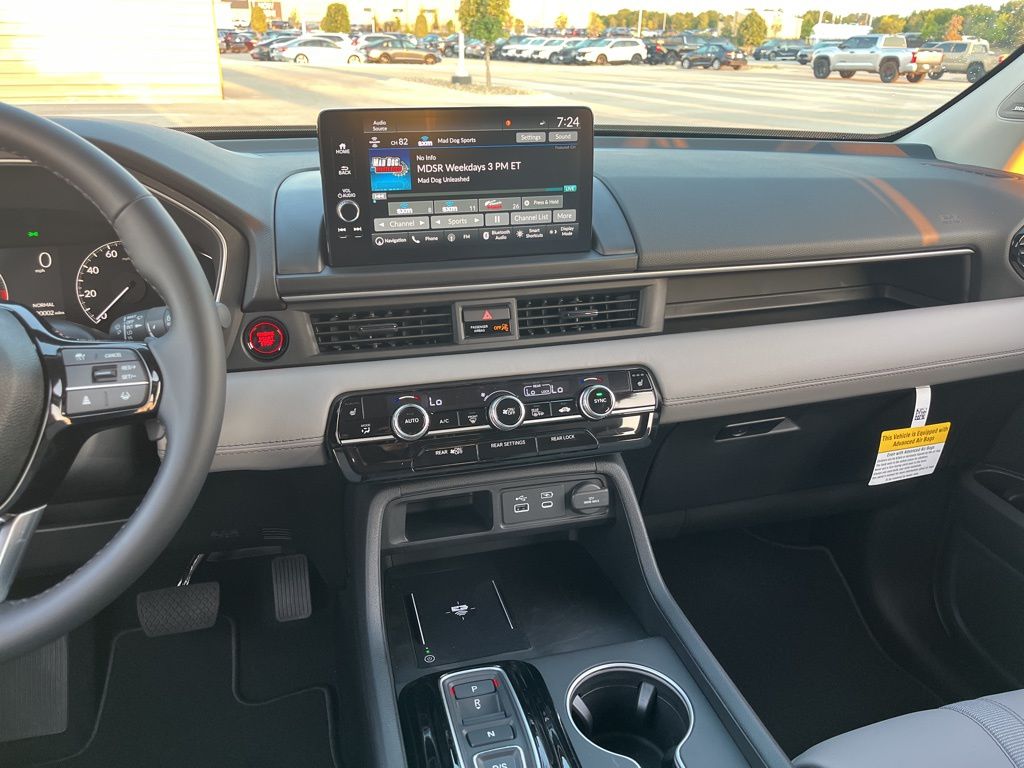 Thumbnail: 2025 Honda Pilot - 10