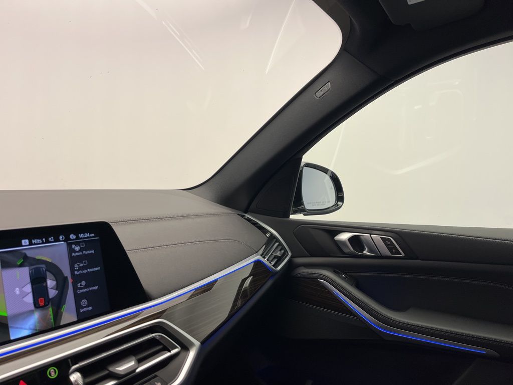 Thumbnail: 2023 BMW X5 - 21