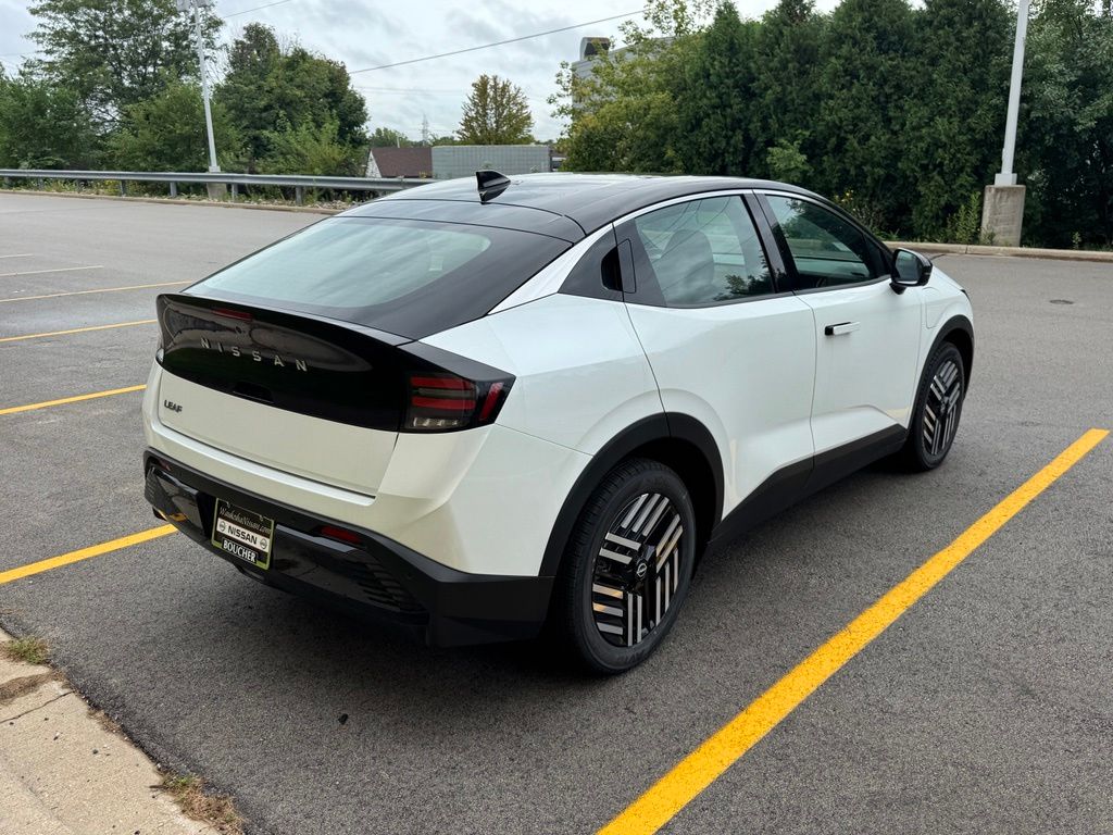 New 2026 Everest White Pearl TriCoat / Super Black Two-tone Nissan SV+ image 4