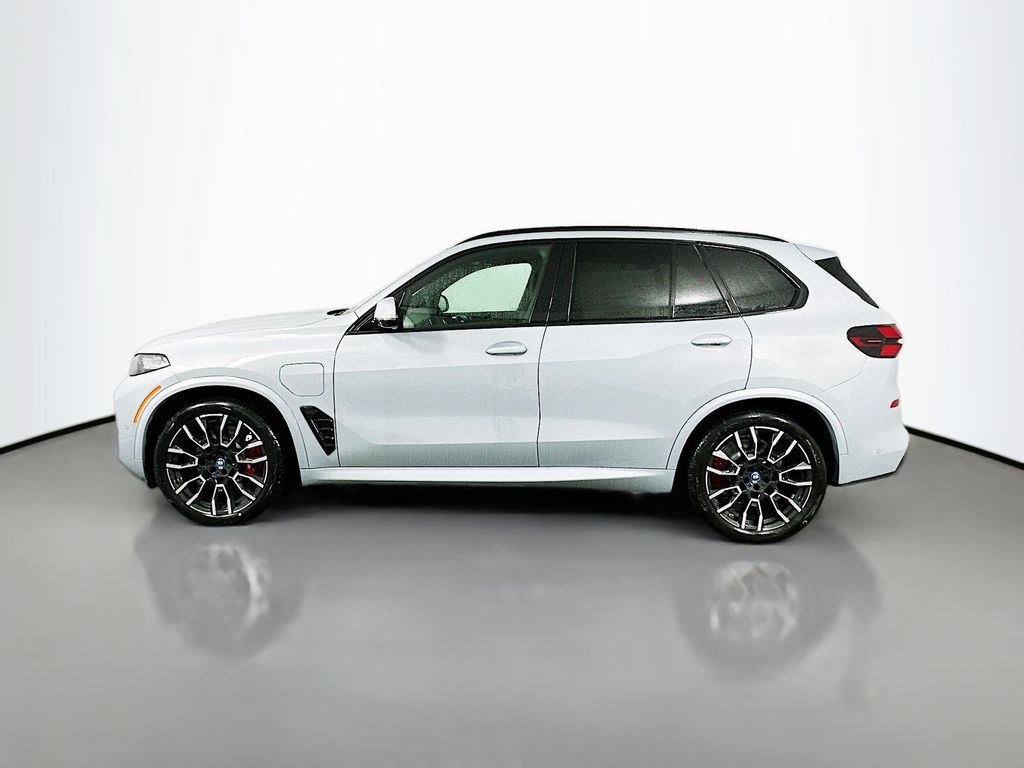 2025 BMW X5 xDrive50e 8