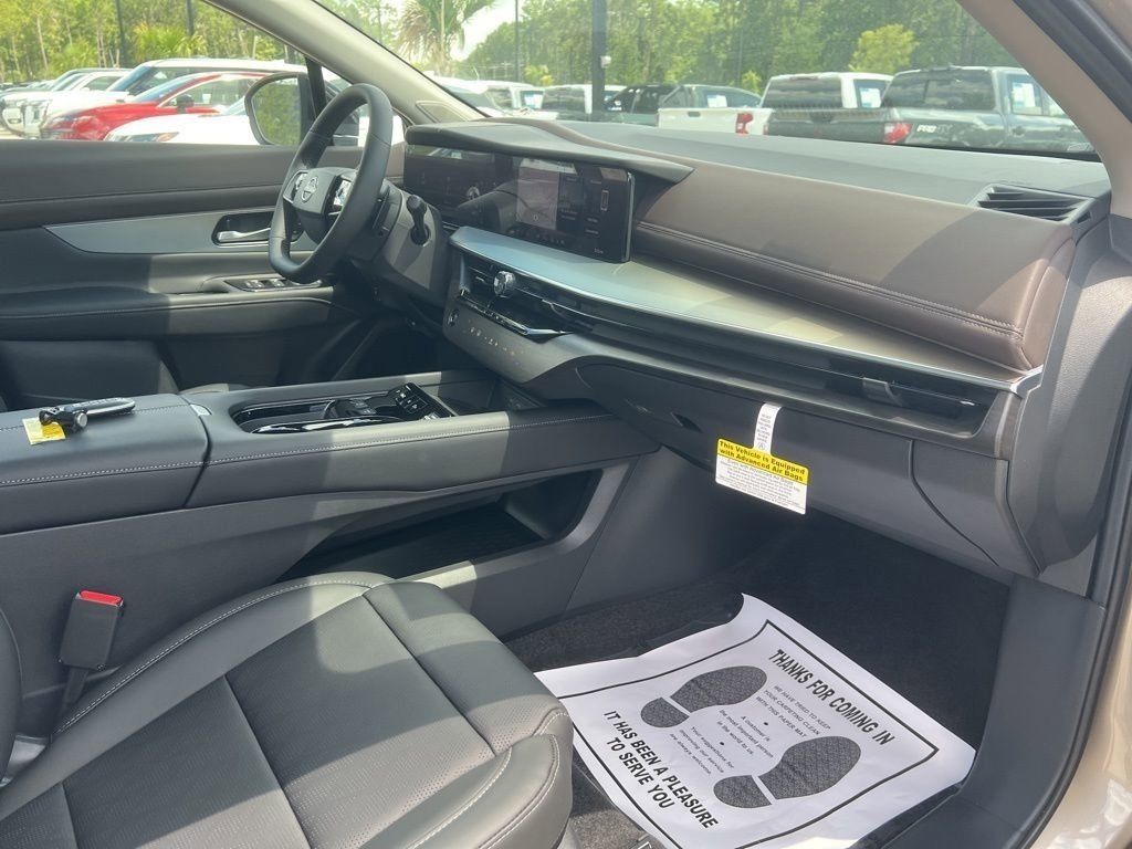 2025 Champagne Silver Metallic Nissan Murano Platinum AWD SUV