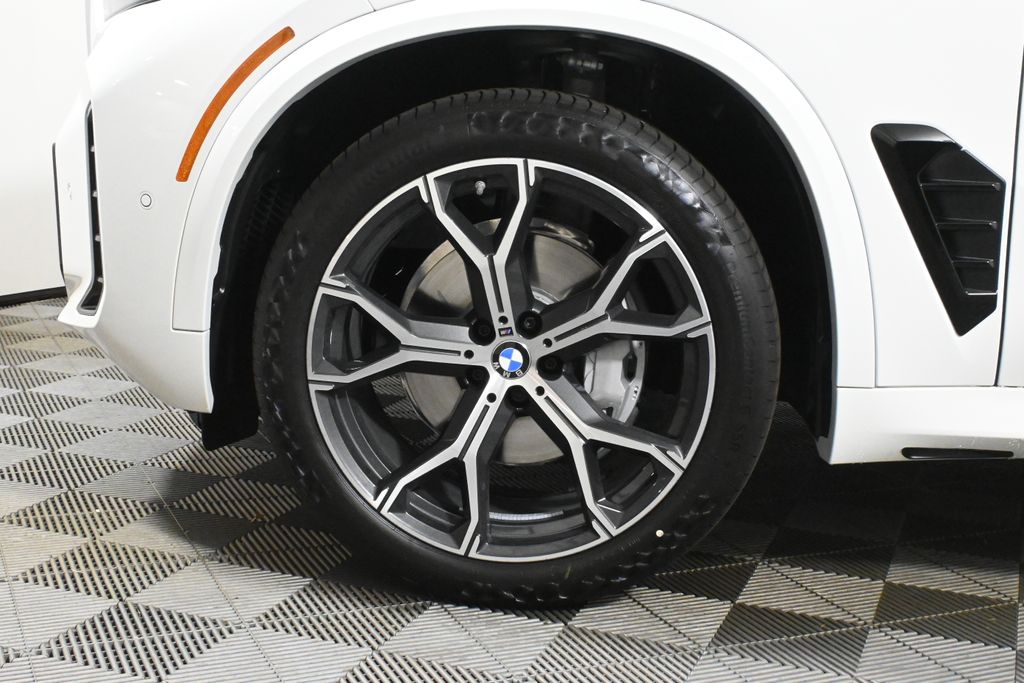 Thumbnail: 2026 BMW X5 - 12