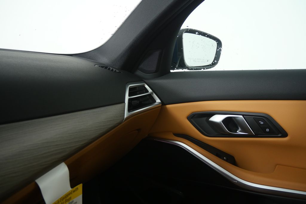 Thumbnail: 2025 BMW 3 Series - 31