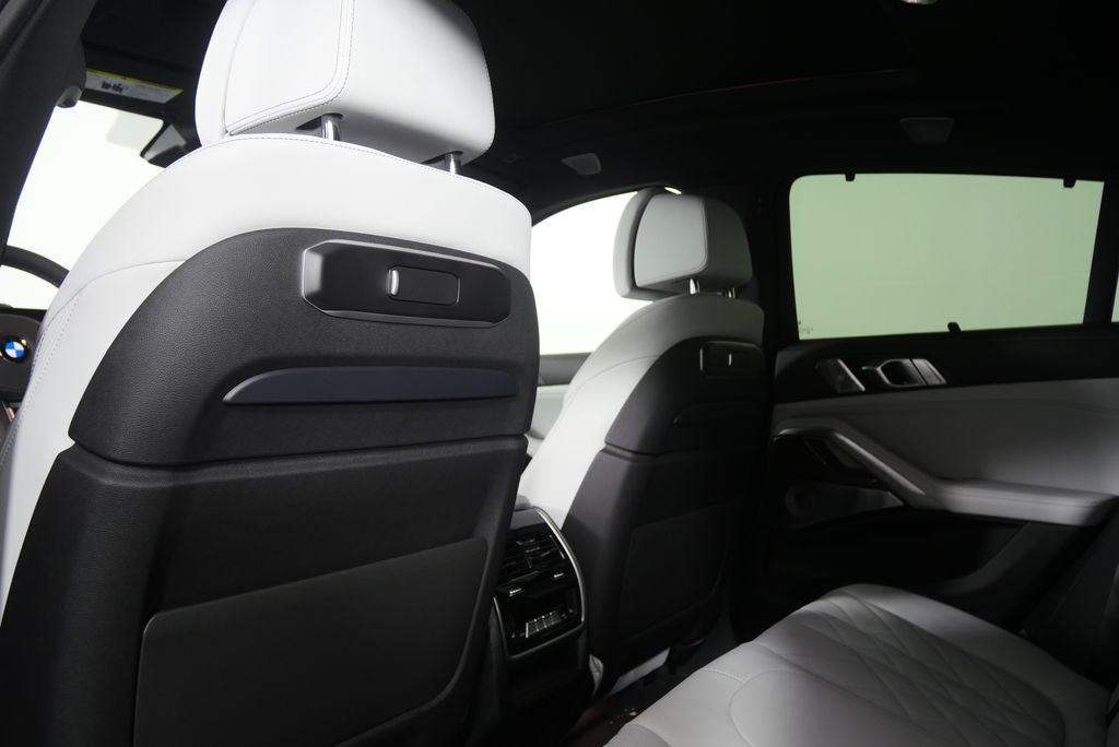 Thumbnail: 2027 BMW X6 - 16