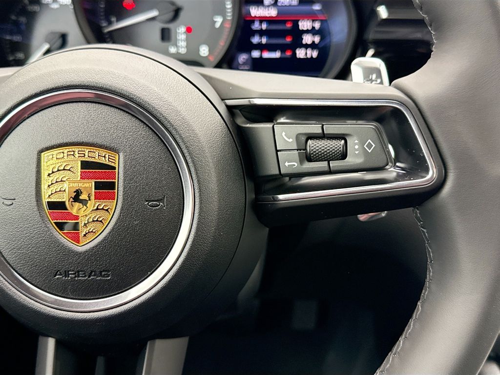 Thumbnail: 2026 Porsche Macan - 15