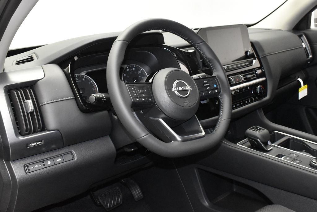 Thumbnail: 2025 Nissan Pathfinder - 15