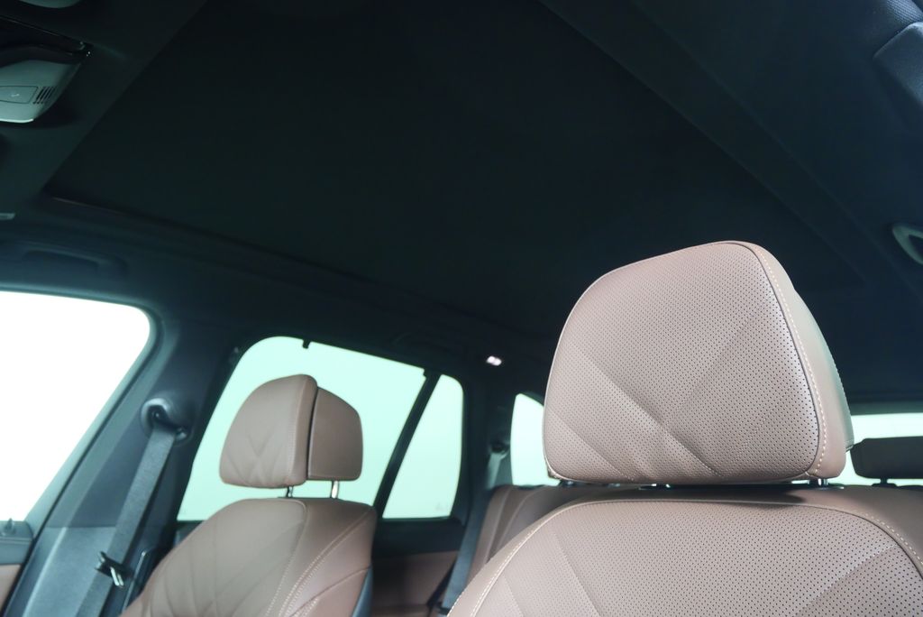 Thumbnail: 2026 BMW X5 - 11