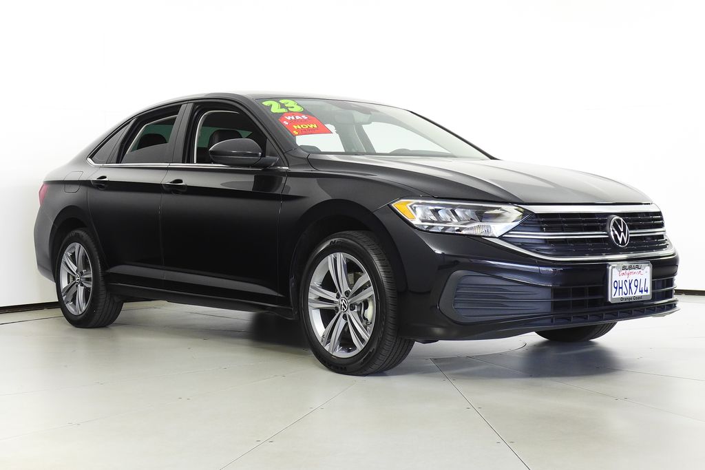 Thumbnail: 2023 Volkswagen Jetta - 4