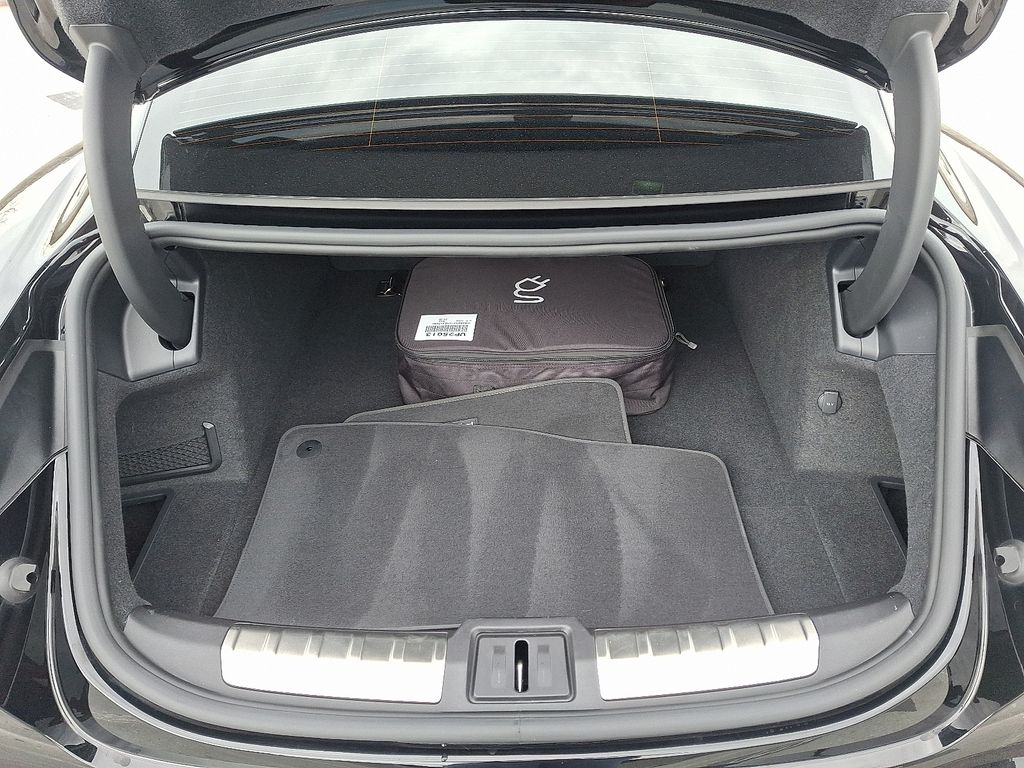 Thumbnail: 2024 Porsche Taycan - 30