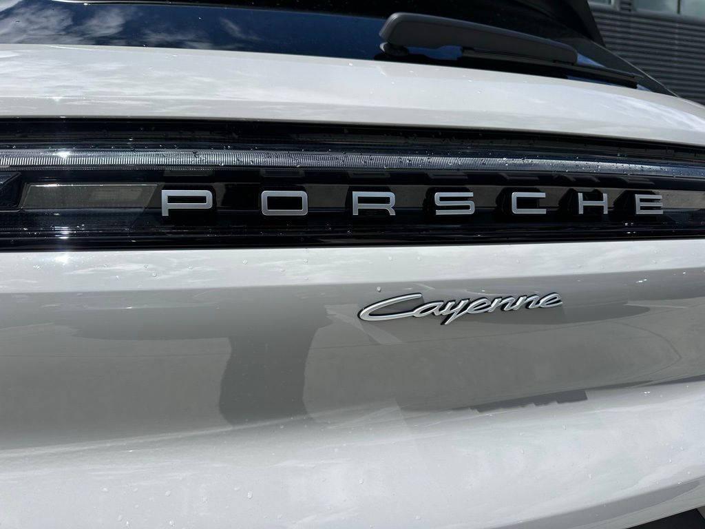 Thumbnail: 2026 Porsche Cayenne - 14