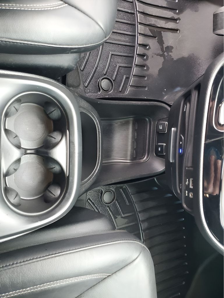 Used Car 2020 Chrysler Pacifica  Touring L Plus For Sale Under $25,000 In Austin, Texas