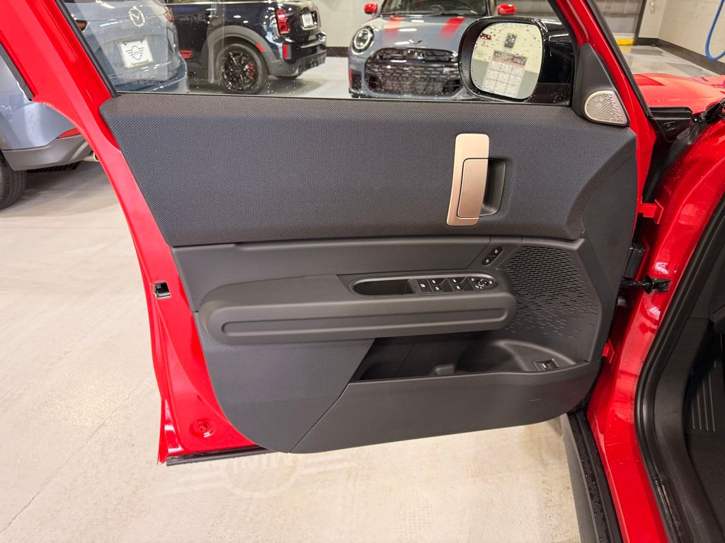 2025 MINI Cooper Countryman Iconic 10