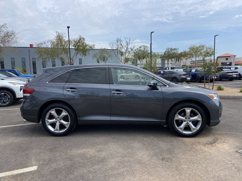  2013 Toyota Venza LE   
