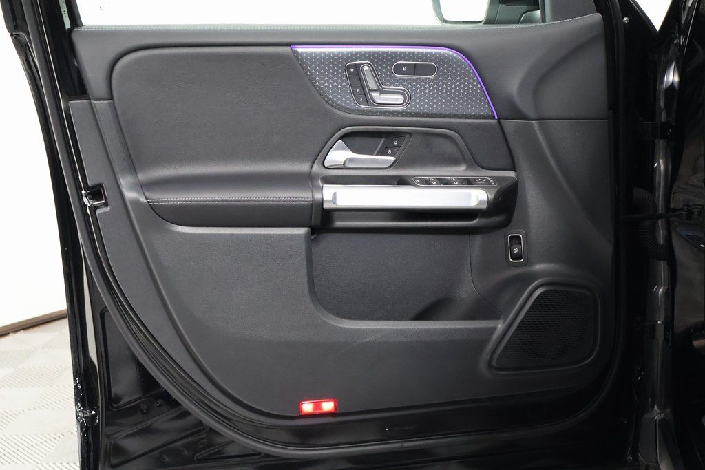 Thumbnail: 2025 Mercedes-Benz GLB - 12