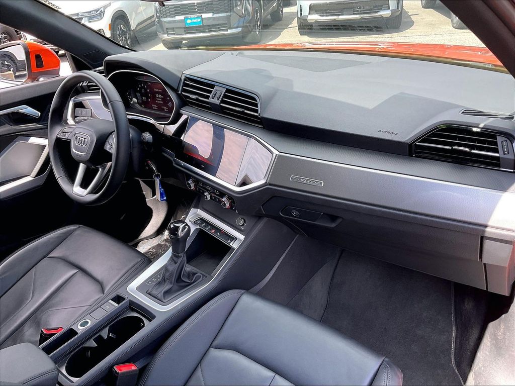 2025 Audi Q3 — photo 13