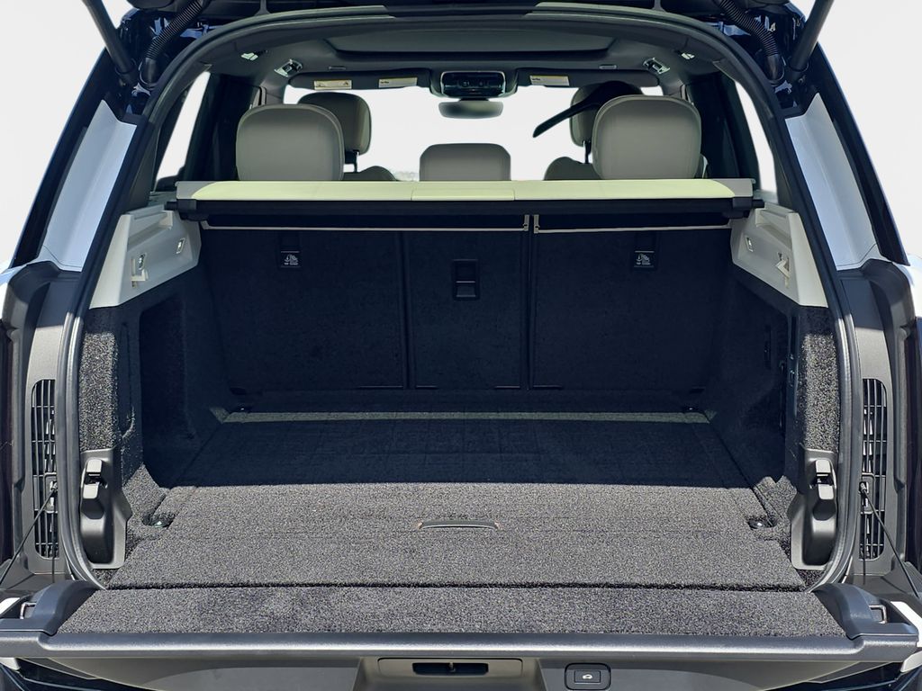 New 2026 White Land Rover SE image 12