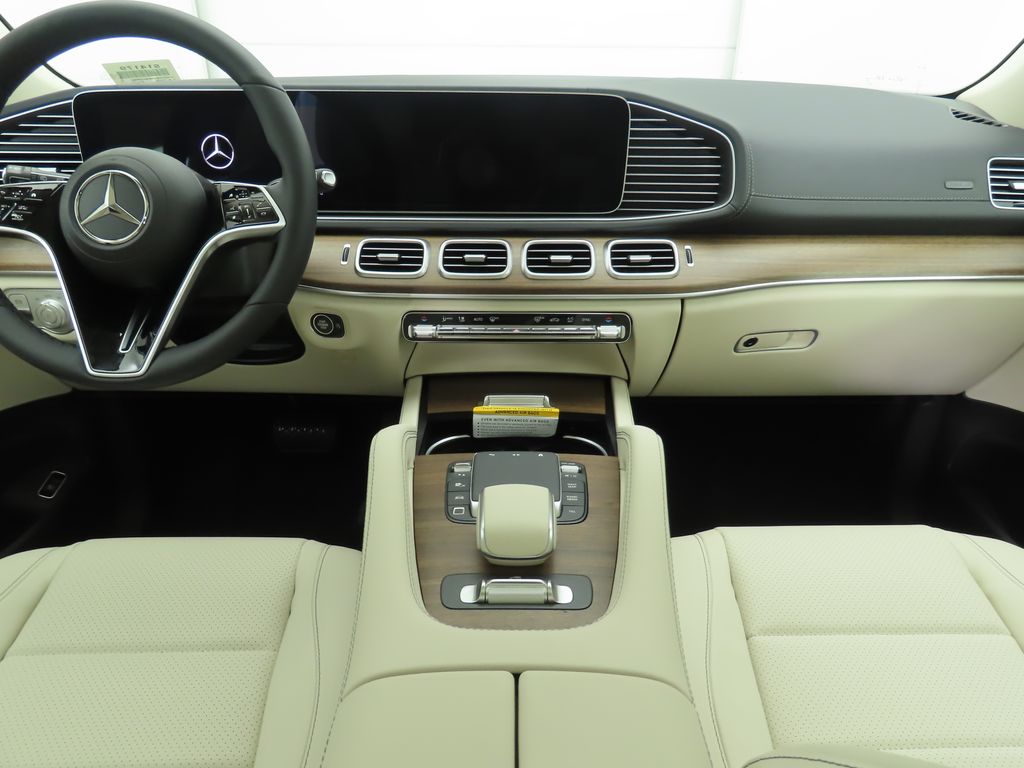 2025 Mercedes-Benz GLS 450 4MATIC 13