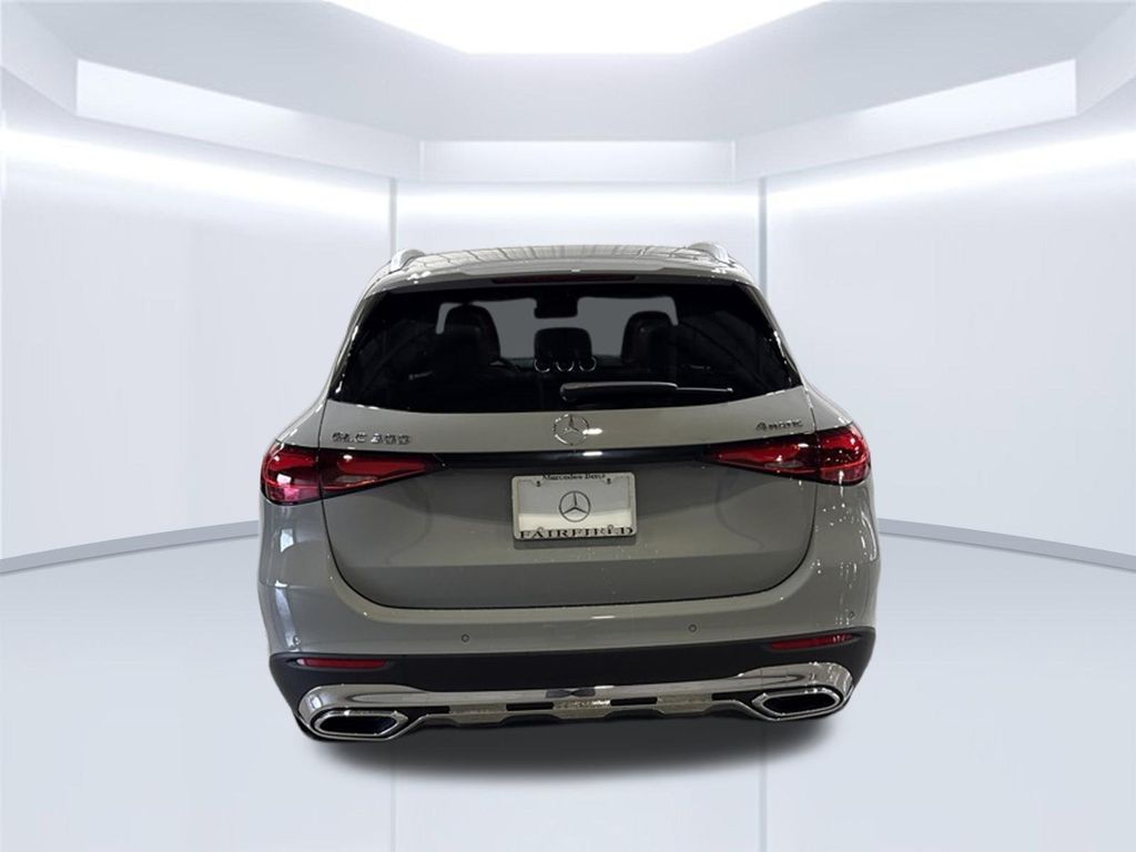 Thumbnail: 2027 Mercedes-Benz GLC - 3